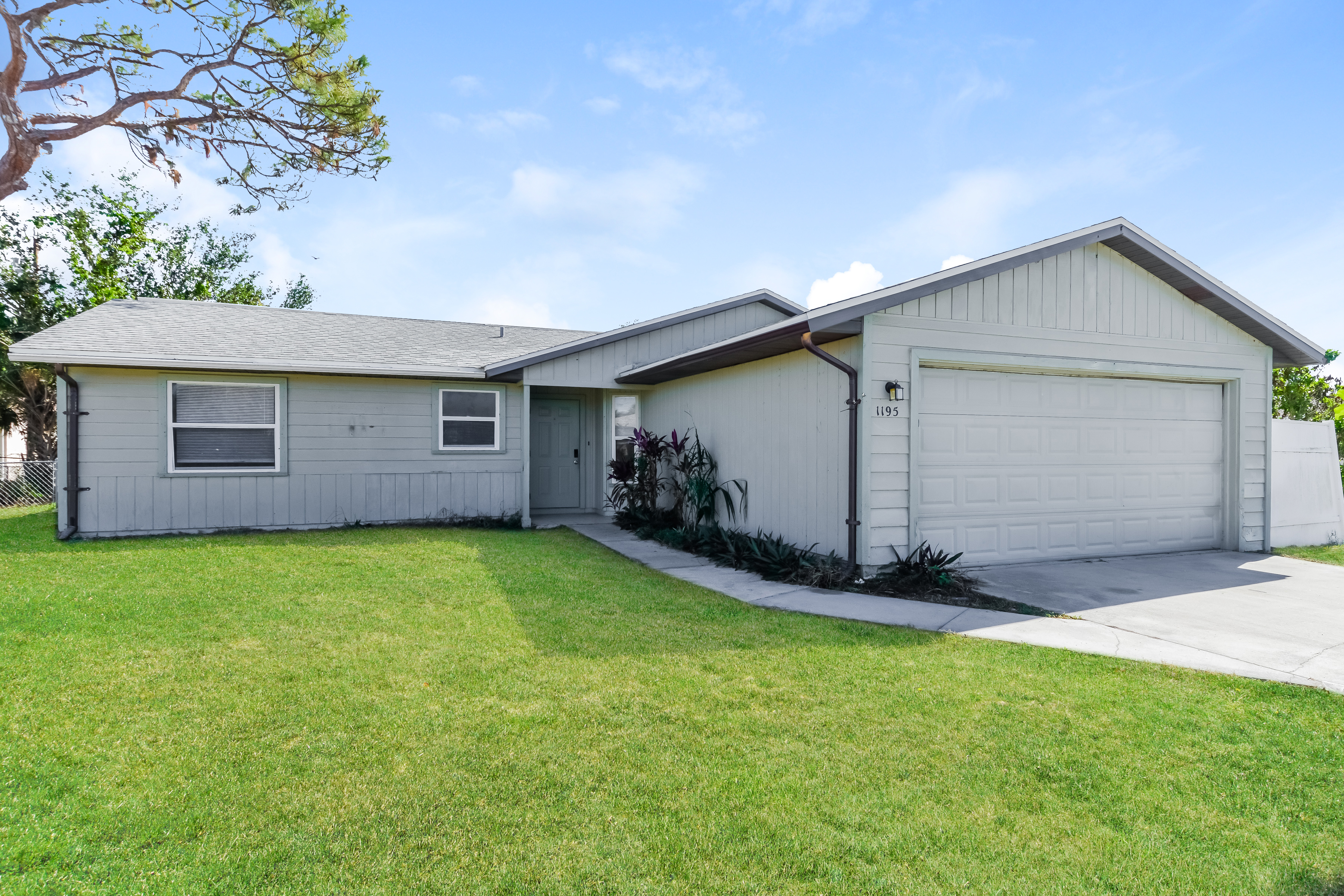 1195 Graham Rd Venice, FL 34293